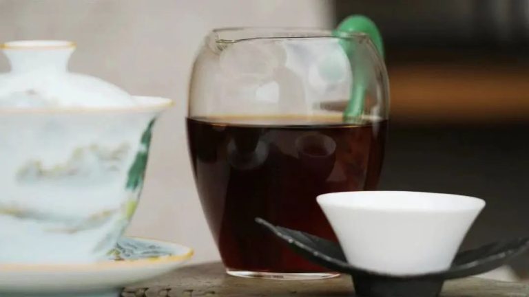 Why Does Ripe Pu Erh Tea Get "Hotter" the More You Drink?