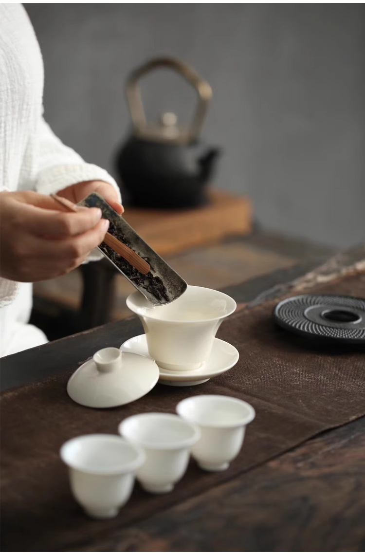 Gaiwan-The-Heart-of-Chinese-Tea-Culture