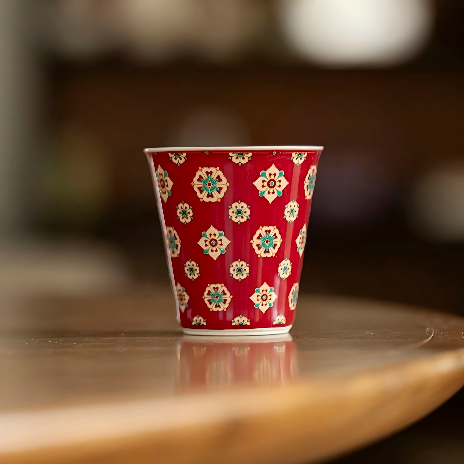 Lang Red Pipa Pattern Tea Cup