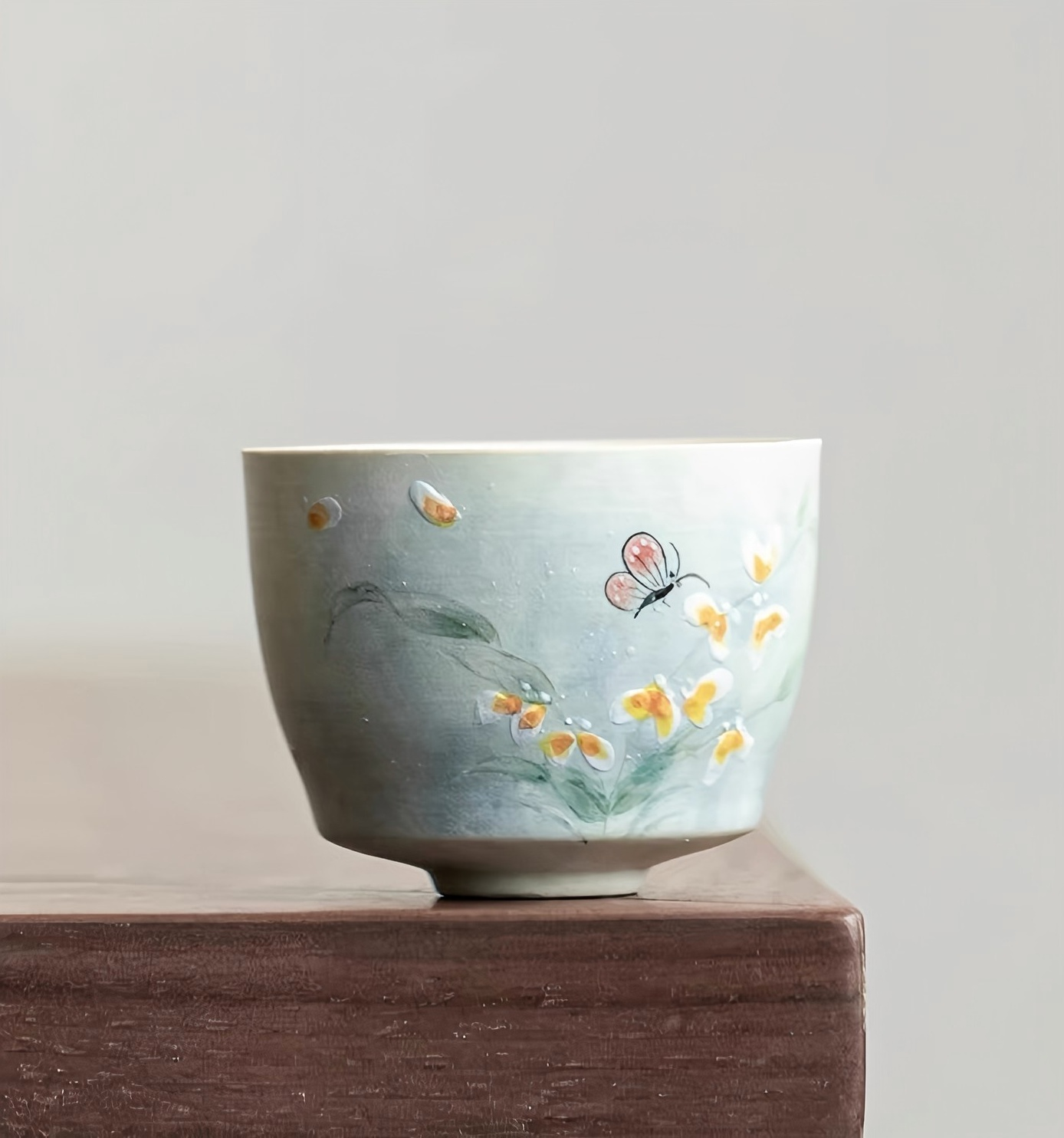 Hand-painted Wen Xin Orchid Tea Cup