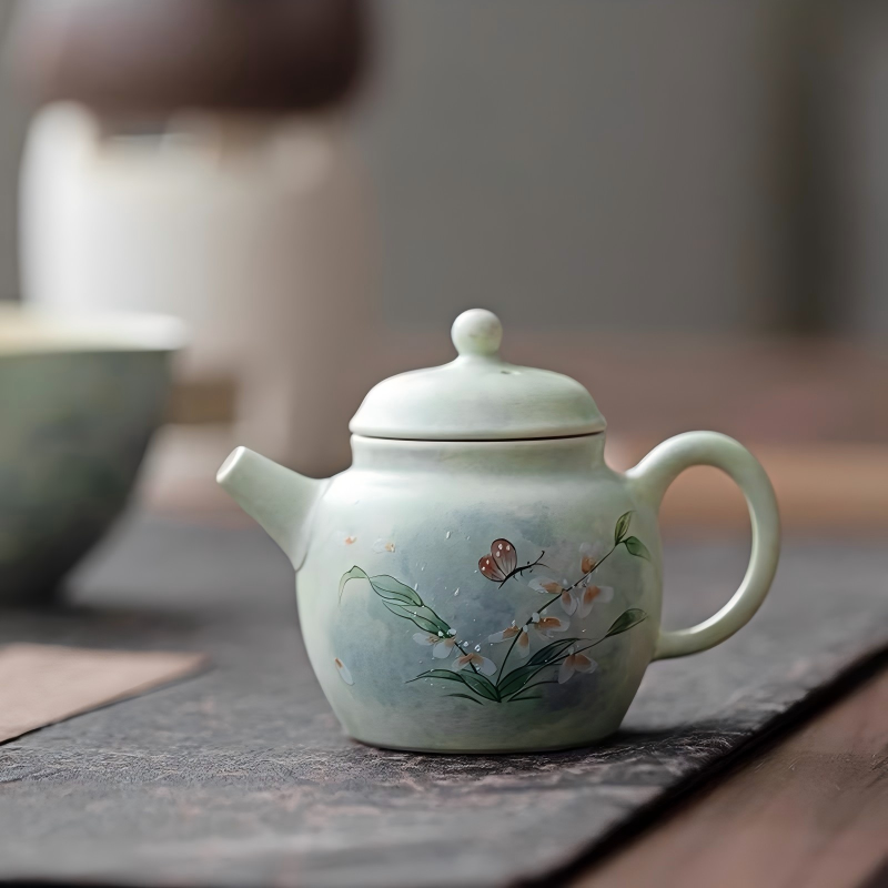 Hand-painted Wen Xin Orchid Teapot