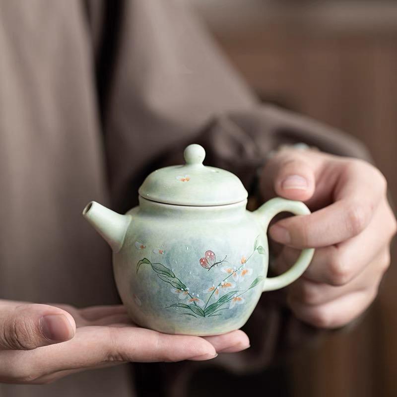 Hand-painted Wen Xin Orchid Teapot-3